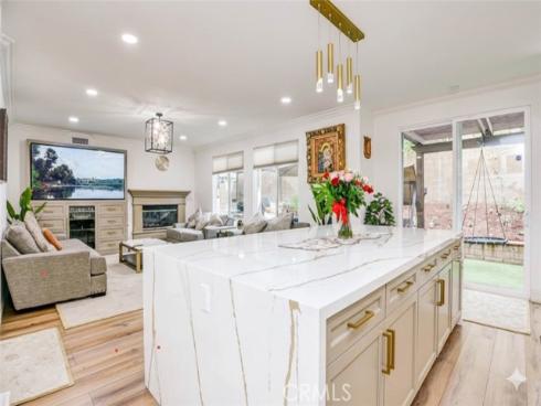 2  Dos Rios  , Irvine, CA