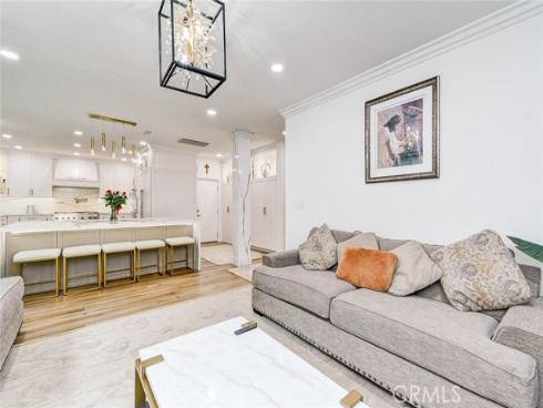 2  Dos Rios  , Irvine, CA