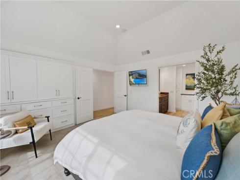 7  E Yale loop  , Irvine, CA