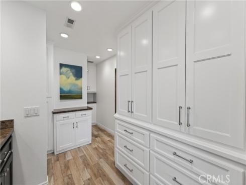 7  E Yale loop  , Irvine, CA