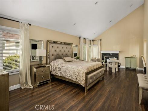 22  Hunter  , Irvine, CA