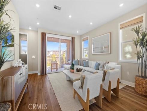 916  Chinon  , Irvine, CA