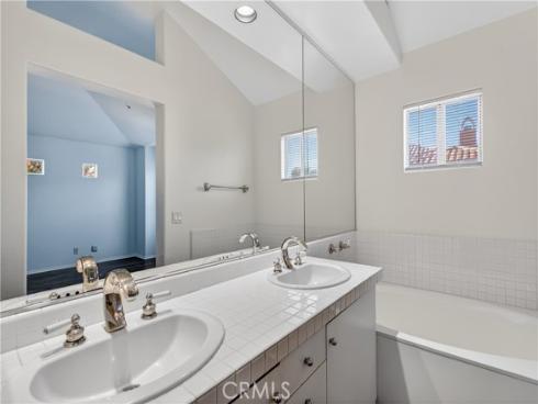 1  Salviati Aisle  , Irvine, CA