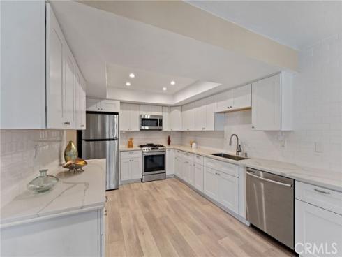 21  Queens Wreath  , Irvine, CA