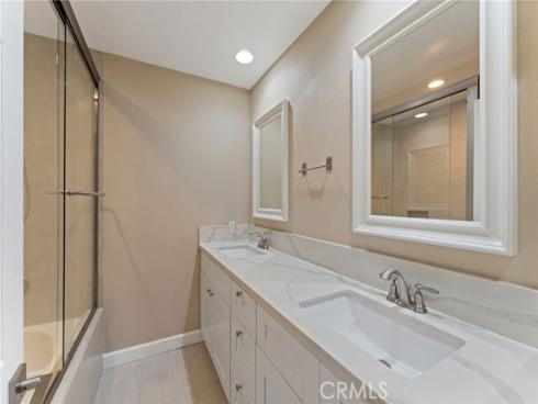 21  Queens Wreath  , Irvine, CA