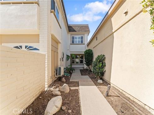 21  Queens Wreath  , Irvine, CA