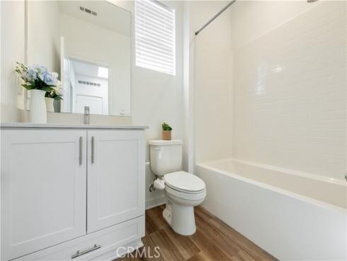 2236 Synergy , Irvine, CA