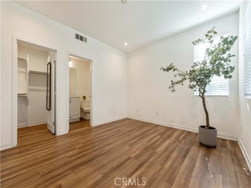 2236 Synergy , Irvine, CA