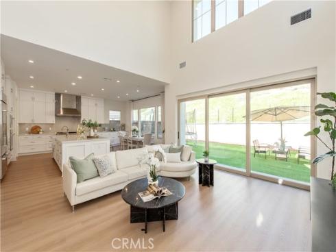 100 Bright Star , Irvine, CA