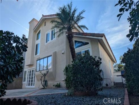 18 Harrisburg , Irvine, CA