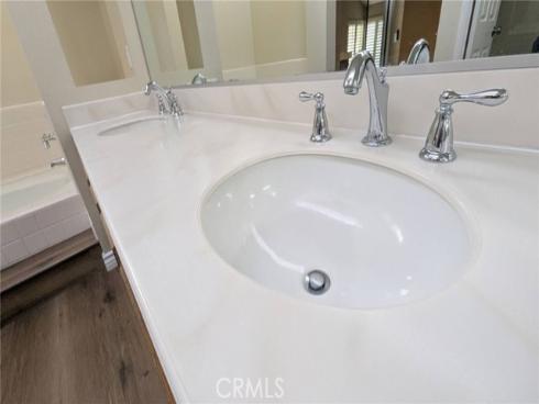 18 Harrisburg , Irvine, CA