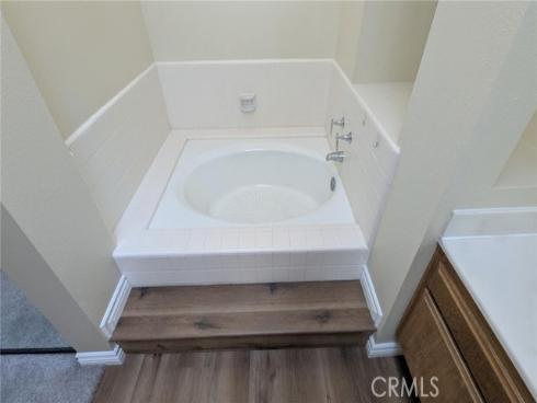 18 Harrisburg , Irvine, CA