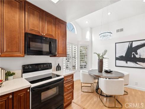 127  Huntington  , Irvine, CA