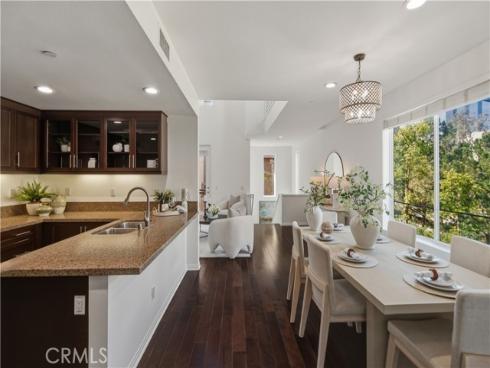 607 Rockefeller 72 , Irvine, CA