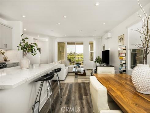 201  Lynx  , Irvine, CA