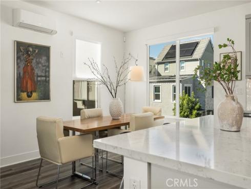 201  Lynx  , Irvine, CA