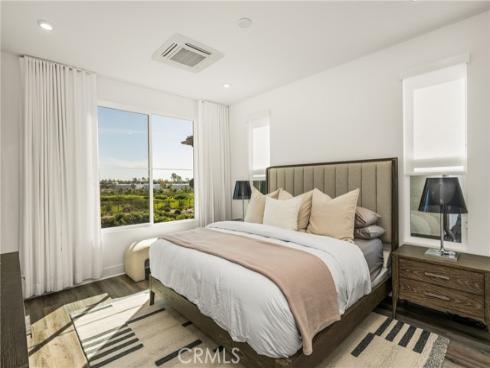 201  Lynx  , Irvine, CA