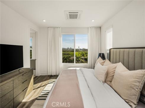 201  Lynx  , Irvine, CA