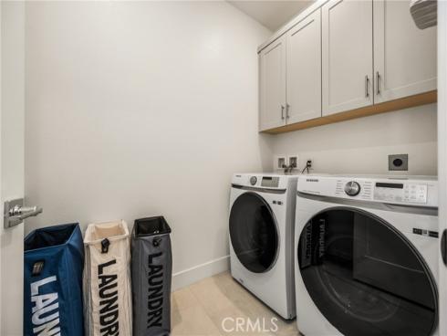 201  Lynx  , Irvine, CA