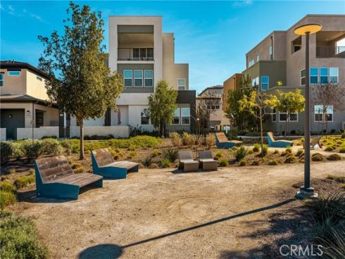 201  Lynx  , Irvine, CA