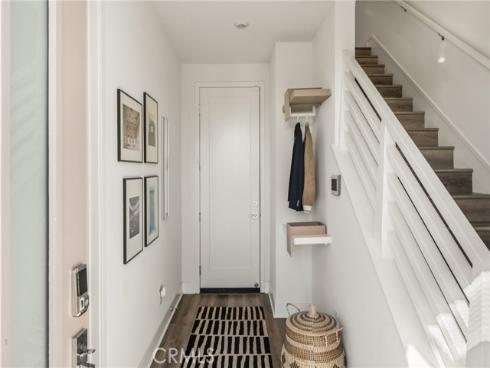 201  Lynx  , Irvine, CA