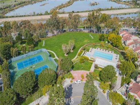 289  Stanford  52  Court, Irvine, CA