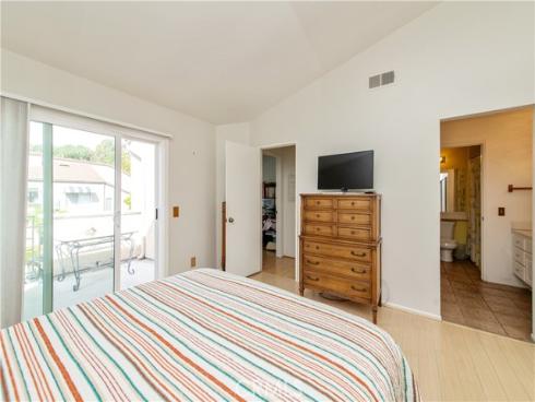 289  Stanford  52  Court, Irvine, CA