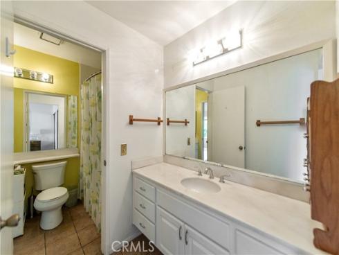 289  Stanford  52  Court, Irvine, CA