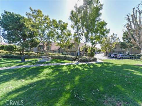 289  Stanford  52  Court, Irvine, CA