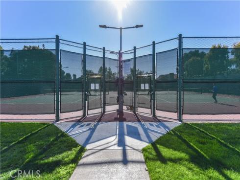 289  Stanford  52  Court, Irvine, CA