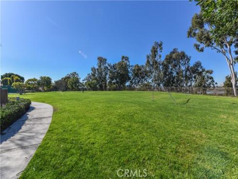 289  Stanford  52  Court, Irvine, CA