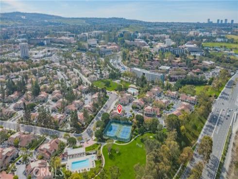 289  Stanford  52  Court, Irvine, CA