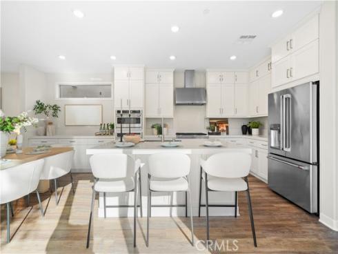 386 Chorus , Irvine, CA