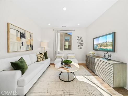 386 Chorus , Irvine, CA