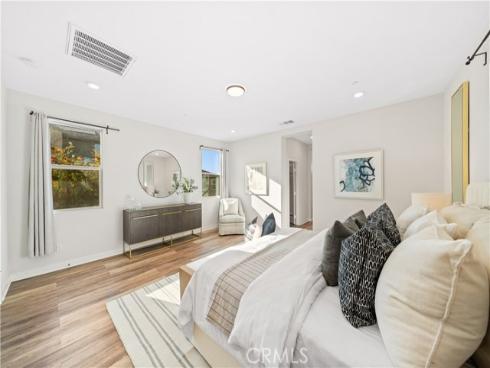 386 Chorus , Irvine, CA