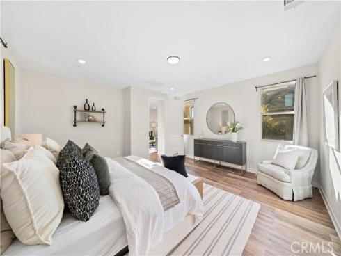 386 Chorus , Irvine, CA