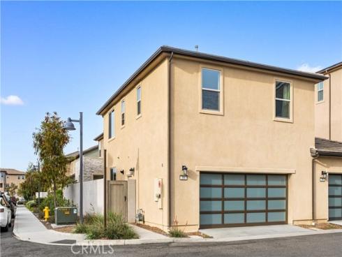 386 Chorus , Irvine, CA