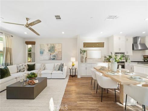 386 Chorus , Irvine, CA