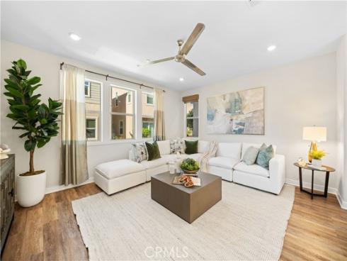 386 Chorus , Irvine, CA