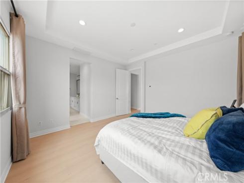 125  Lovelace  , Irvine, CA