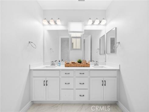 125  Lovelace  , Irvine, CA