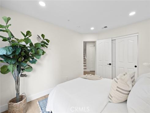 17 Rhode Island , Irvine, CA