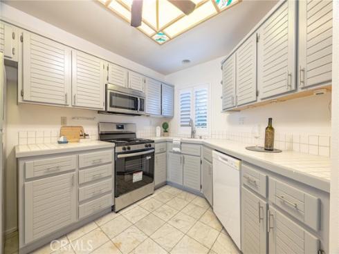 72  Vassar Aisle  , Irvine, CA