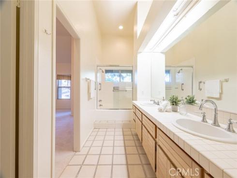 72  Vassar Aisle  , Irvine, CA