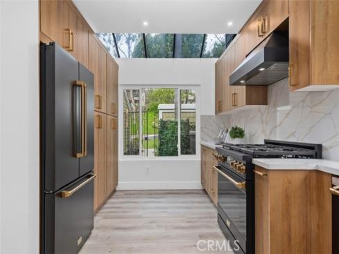 1 Rainbow Falls , Irvine, CA