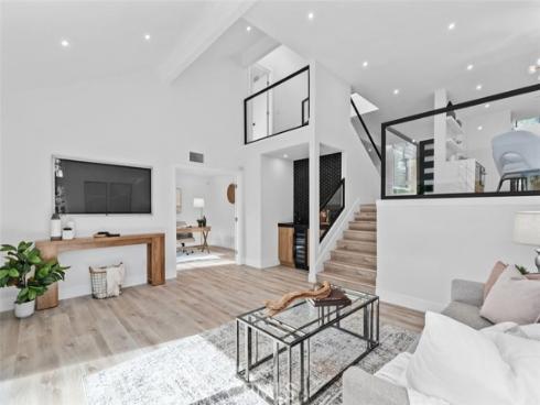 1 Rainbow Falls , Irvine, CA