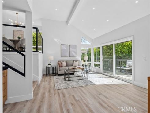 1 Rainbow Falls , Irvine, CA