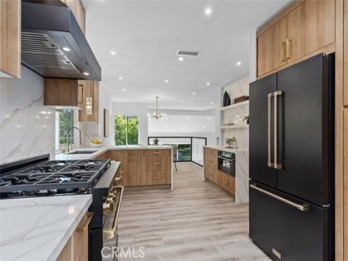 1 Rainbow Falls , Irvine, CA