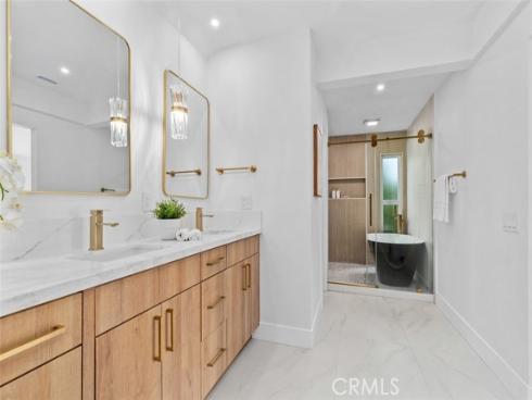 1 Rainbow Falls , Irvine, CA