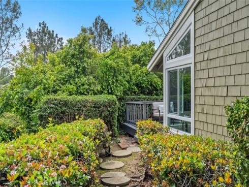 1 Rainbow Falls , Irvine, CA